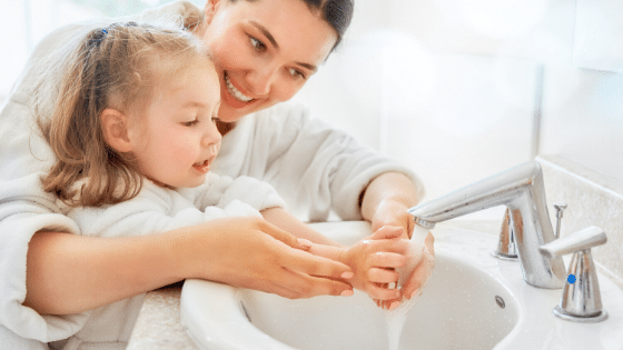 Best Kid-Friendly Natural Ingredients For Cleaning Your Bathroom